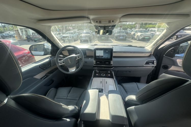Used Lincoln Navigator 2020 3.5T Presidential Series Interior 1