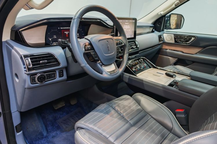 Used Lincoln Navigator 2020 3.5T Long-Wheelbase Presidential Edition Interior 10
