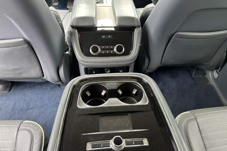 Used Lincoln Navigator 2020 3.5T Presidential Series Interior 2