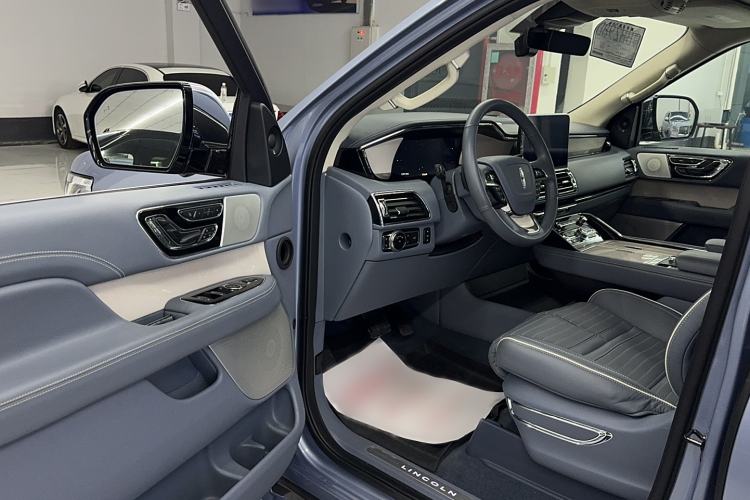 Used Lincoln Navigator 2020 3.5T Presidential Series Interior 2