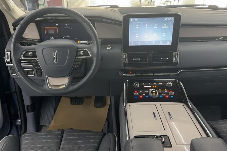 Used Lincoln Navigator 2020 3.5T Long-Wheelbase Presidential Edition Interior 3