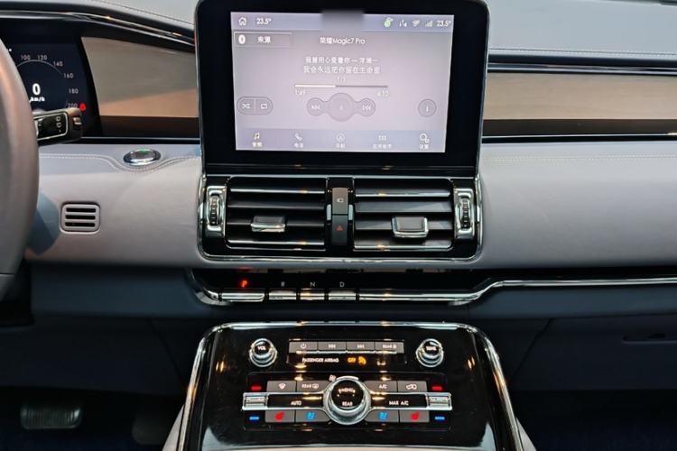 Used Lincoln Navigator 2020 3.5T Long-Wheelbase Presidential Edition Interior 3