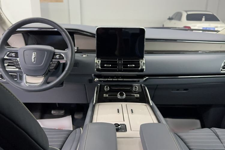 Used Lincoln Navigator 2020 3.5T Presidential Series Interior 3