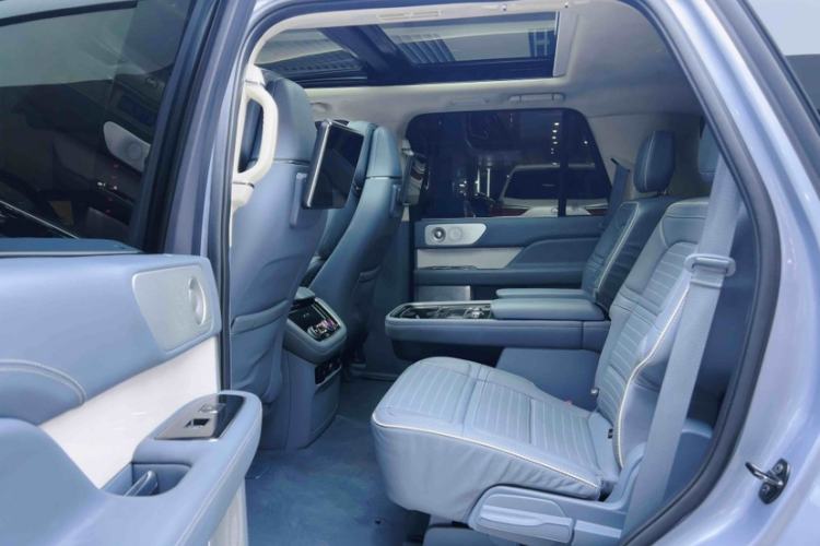 Used Lincoln Navigator 2020 3.5T Presidential Series Interior 4