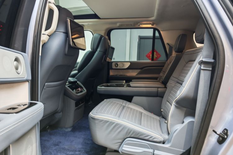 Used Lincoln Navigator 2020 3.5T Long-Wheelbase Presidential Edition Interior 4
