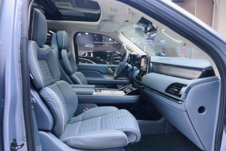Used Lincoln Navigator 2020 3.5T Presidential Series Interior 5
