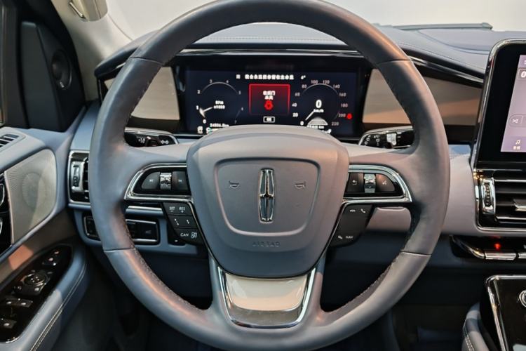 Used Lincoln Navigator 2020 3.5T Long-Wheelbase Presidential Edition Interior 5