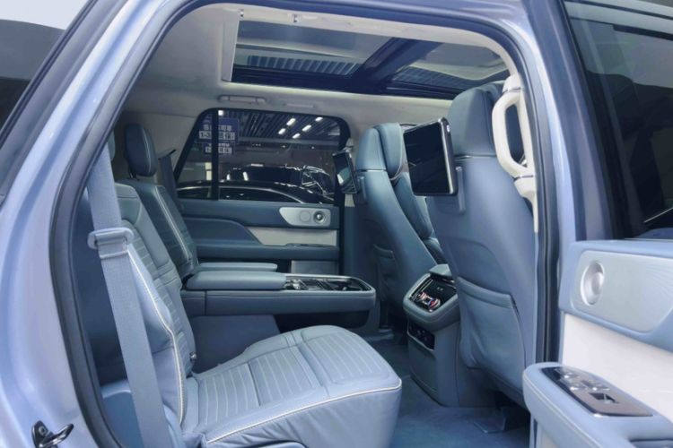 Used Lincoln Navigator 2020 3.5T Presidential Series Interior 6