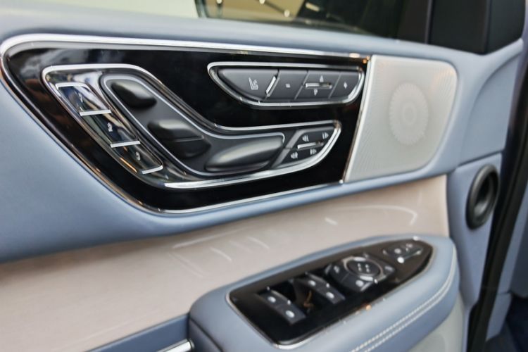 Used Lincoln Navigator 2020 3.5T Long-Wheelbase Presidential Edition Interior 7