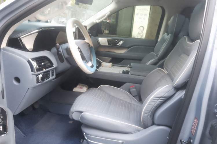 Used Lincoln Navigator 2020 3.5T Presidential Series Left Front Seat
