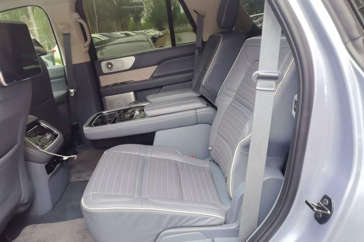 Used Lincoln Navigator 2020 3.5T Presidential Series Left Rear Seat