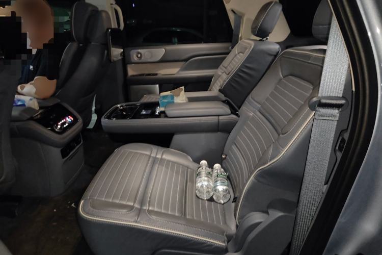 Used Lincoln Navigator 2020 3.5T Long-Wheelbase Presidential Edition Left Rear Seat