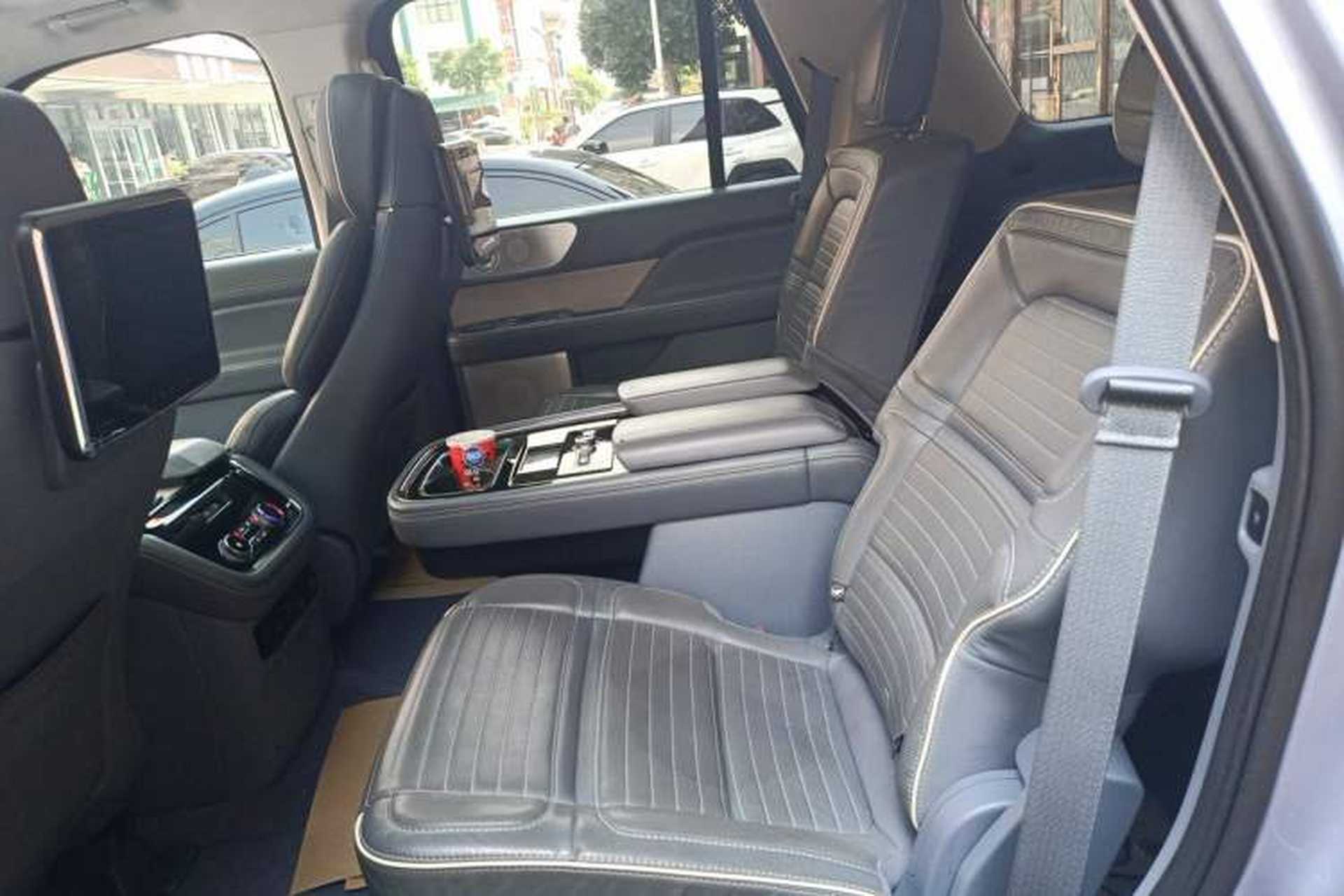 Used Lincoln Navigator 2020 3.5T Presidential Series Left Rear Seat