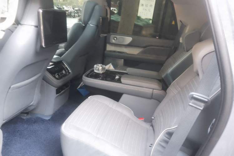 Used Lincoln Navigator 2020 3.5T Presidential Series Left Rear Seat