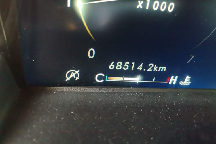 Used Lincoln Navigator 2020 3.5T Presidential Series Odometer Close Up