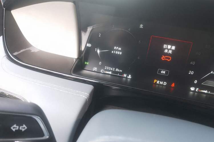 Used Lincoln Navigator 2020 3.5T Presidential Series Odometer Close Up
