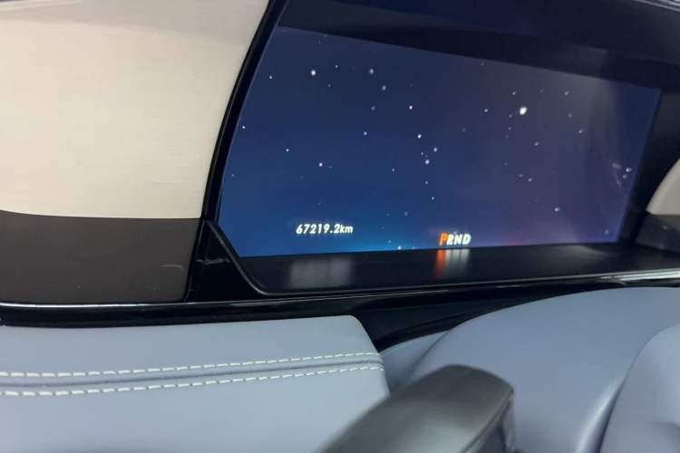 Used Lincoln Navigator 2020 3.5T Long-Wheelbase Presidential Edition Odometer Close Up