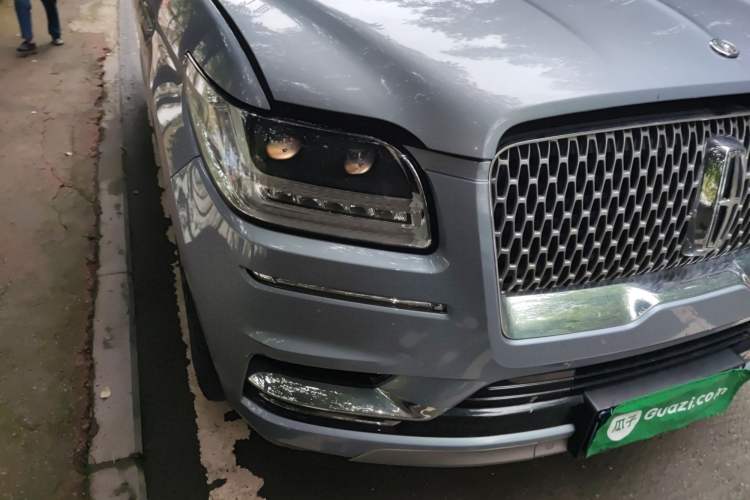Used Lincoln Navigator 2020 3.5T Presidential Series Right Front Headlight