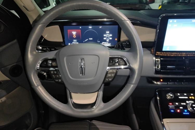 Used Lincoln Navigator 2020 3.5T Long-Wheelbase Presidential Edition Steering Wheel