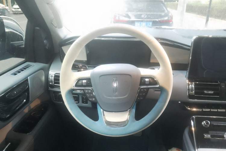 Used Lincoln Navigator 2020 3.5T Presidential Series Steering Wheel