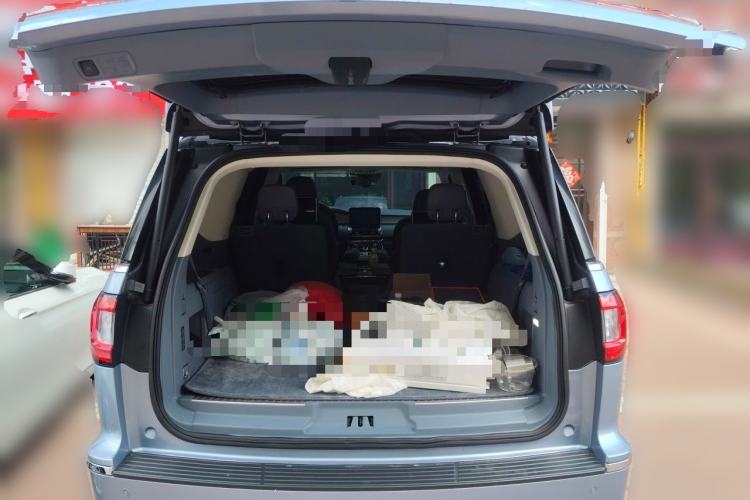 Used Lincoln Navigator 2020 3.5T Presidential Series Trunk