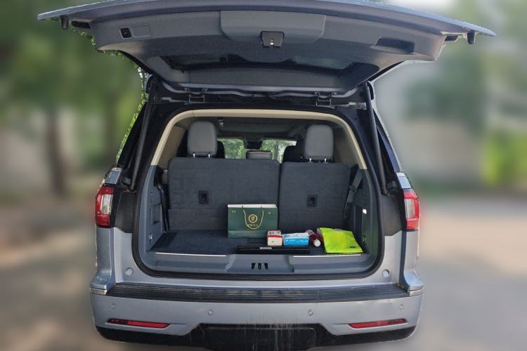 Used Lincoln Navigator 2020 3.5T Presidential Series Trunk