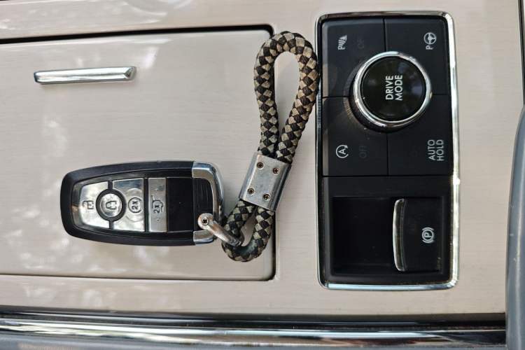 Used Lincoln Navigator 2020 3.5T Presidential Series Vehicle Key