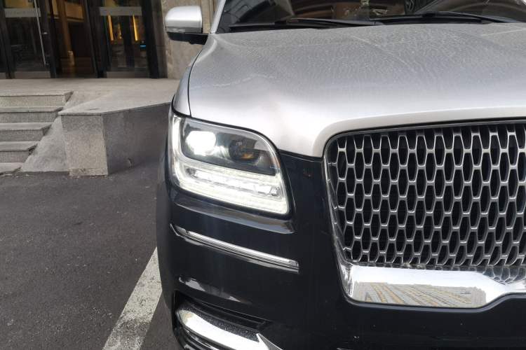Used Lincoln Navigator 2020 3.5T Prestige Edition Right Front Headlight