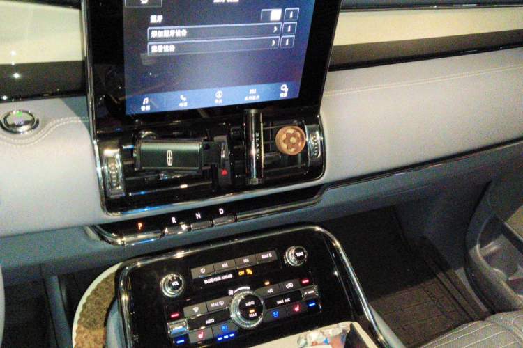 Used Lincoln Navigator 2020 3.5T Presidential Series Audio And AC Panel