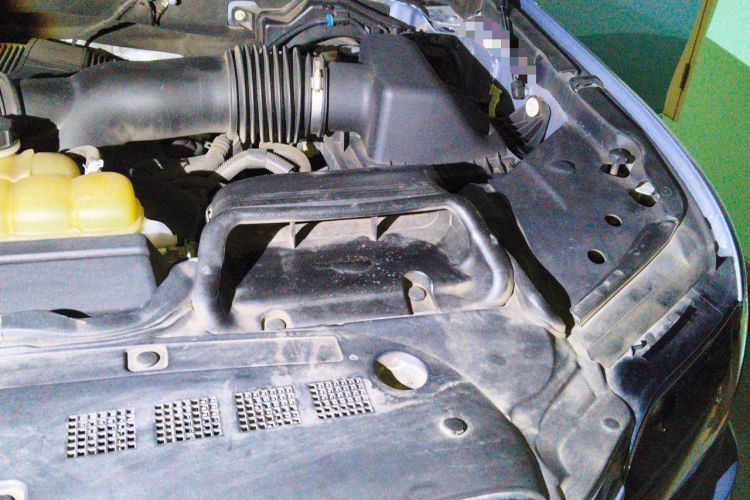 Used Lincoln Navigator 2020 3.5T Presidential Series Engine Bay Left