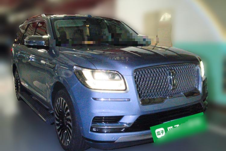Used Lincoln Navigator 2020 3.5T Presidential Series Front Right 45 Deg