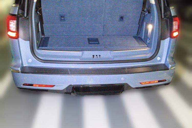 Used Lincoln Navigator 2020 3.5T Presidential Series Trunk