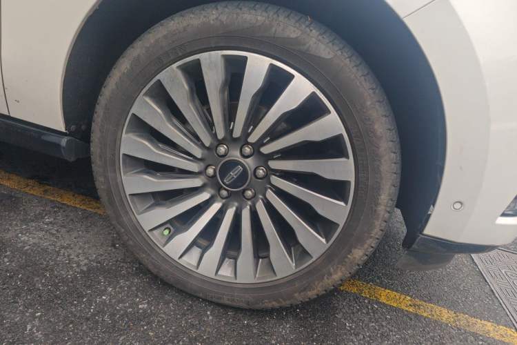 Used Lincoln Navigator 2020 3.5T Prestige Edition Right Front Wheel Hub