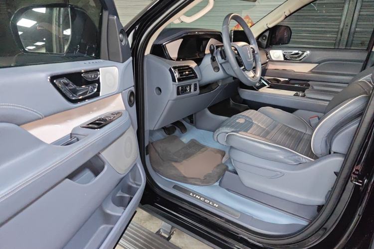 Used Lincoln Navigator 2022 3.5T Long-Wheelbase Presidential Edition Driver Seat