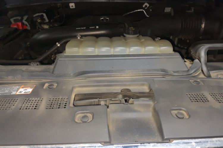 Used Lincoln Navigator 2022 3.5T Presidential Edition Engine Bay