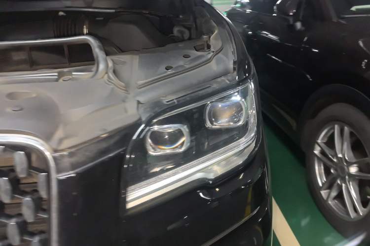 Used Lincoln Navigator 2022 3.5T Presidential Edition Engine Bay Left