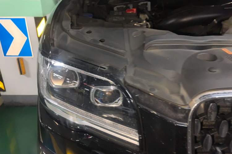 Used Lincoln Navigator 2022 3.5T Presidential Edition Engine Bay Right