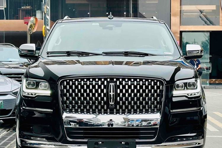 Used Lincoln Navigator 2022 3.5T Presidential Edition Exterior 2