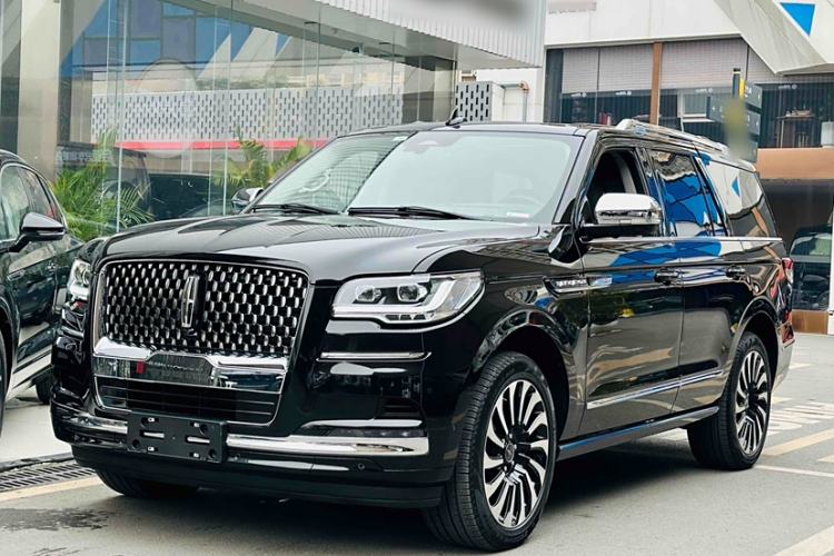 Used Lincoln Navigator 2022 3.5T Presidential Edition Exterior 4