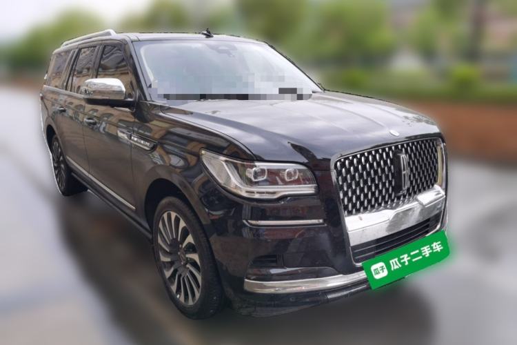 Used Lincoln Navigator 2022 3.5T Long-Wheelbase Presidential Edition Front Right 45 Deg