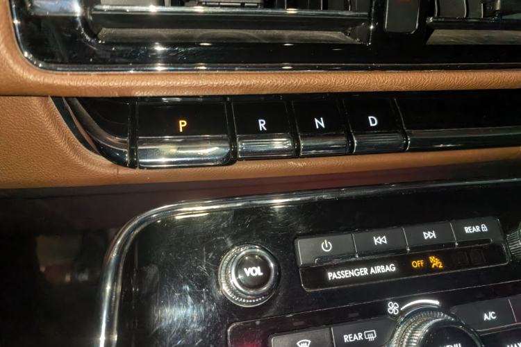 Used Lincoln Navigator 2022 3.5T Prestige Edition Gear Lever