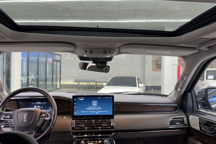 Used Lincoln Navigator 2022 3.5T Long-Wheelbase Presidential Edition Headliner