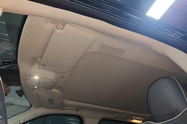 Used Lincoln Navigator 2022 3.5T Long-Wheelbase Presidential Edition Headliner