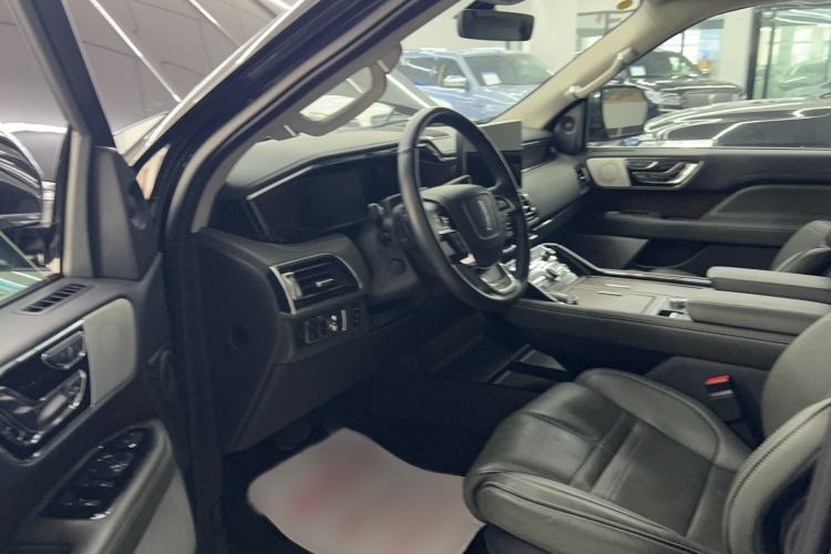 Used Lincoln Navigator 2022 3.5T Presidential Edition Interior 2