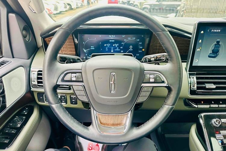 Used Lincoln Navigator 2022 3.5T Presidential Edition Interior 3