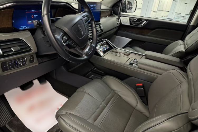 Used Lincoln Navigator 2022 3.5T Long-Wheelbase Presidential Edition Interior 3