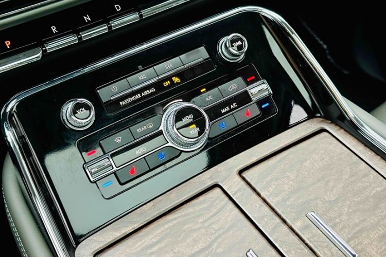 Used Lincoln Navigator 2022 3.5T Presidential Edition Interior 4