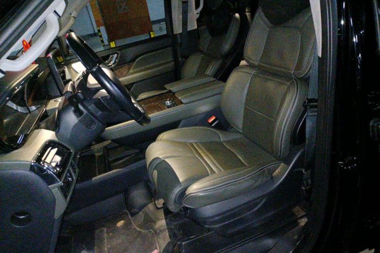Used Lincoln Navigator 2022 3.5T Long-Wheelbase Presidential Edition Left Front Seat