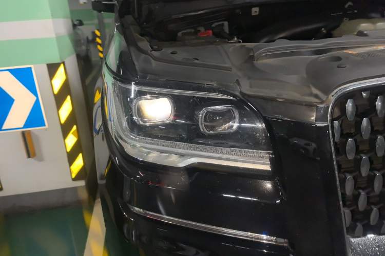 Used Lincoln Navigator 2022 3.5T Presidential Edition Right Front Headlight