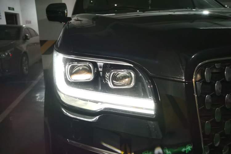 Used Lincoln Navigator 2022 3.5T Presidential Edition Right Front Headlight